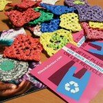 Carrés granny en crochet en plastique des Fille du facteur céleste